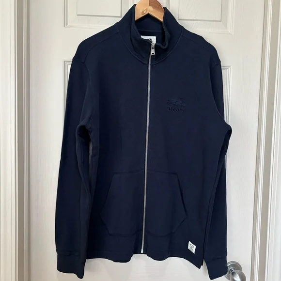 NWT ROOTS Zip Up Sweater Mens’s - Picture 2 of 8